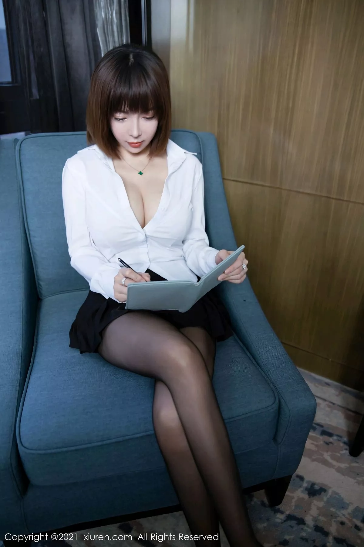 [XiuRen秀人网]第3151期大白兔写真 [40P]-001