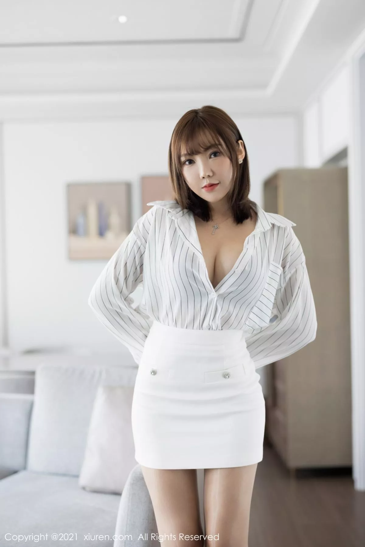 [XiuRen秀人网]第3169期萌汉药写真 [37P]-001