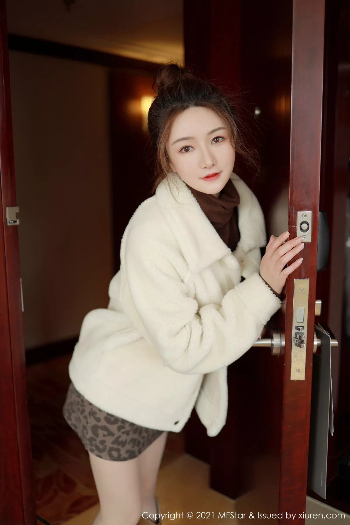 [MFStar模范学院]第465期婠婠么写真 [48P]-002