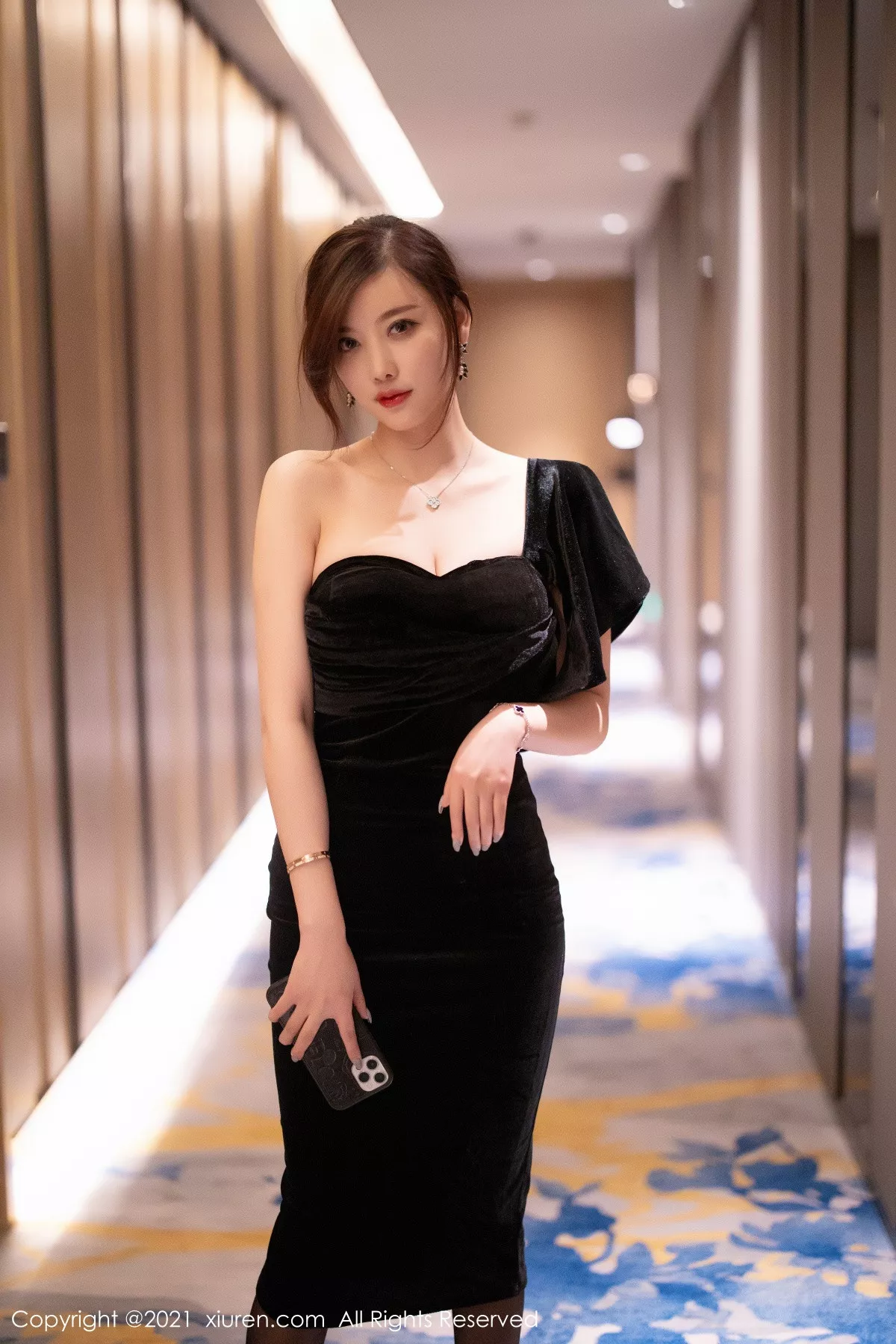 [XiuRen秀人网]第3184期杨晨晨写真 [70P]-001