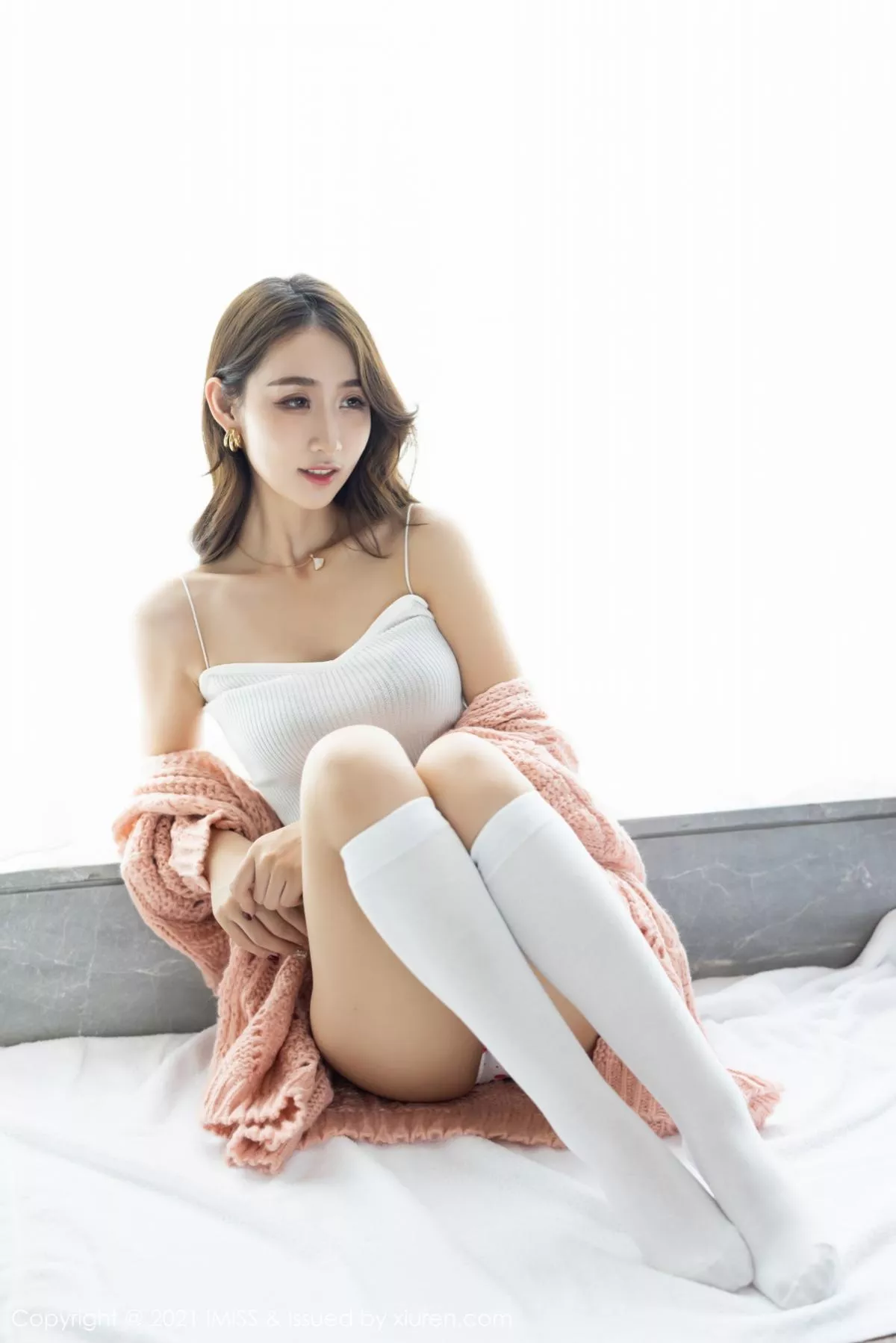 [Imiss爱蜜社]第561期萌白酱写真 [65P]-001