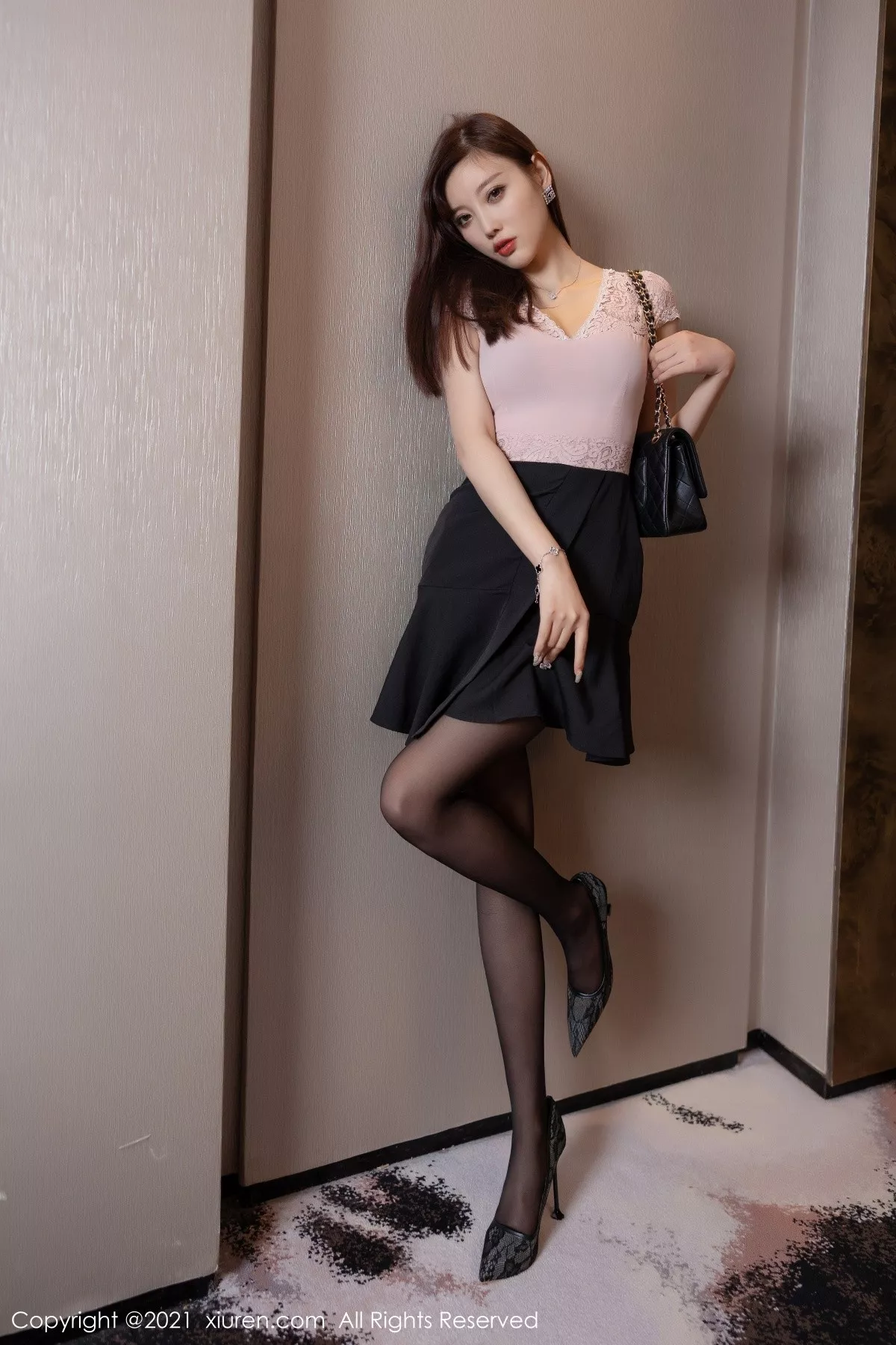 [XiuRen秀人网]第3299期杨晨晨写真 [62P]-002