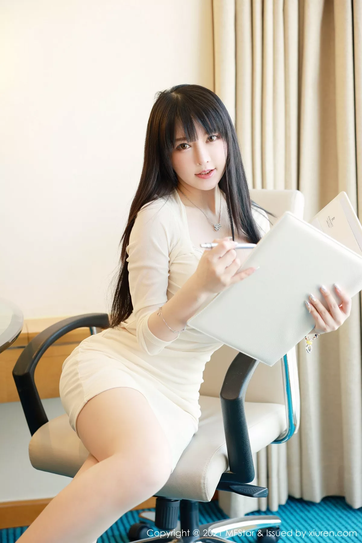 [MFStar模范学院]第472期玉兔miki写真 [56P]-003