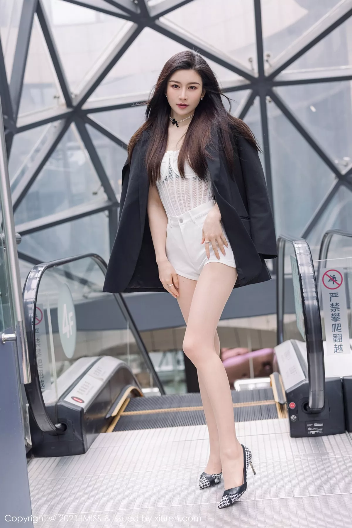 [Imiss爱蜜社]第569期Vanessa写真 [60P]-008