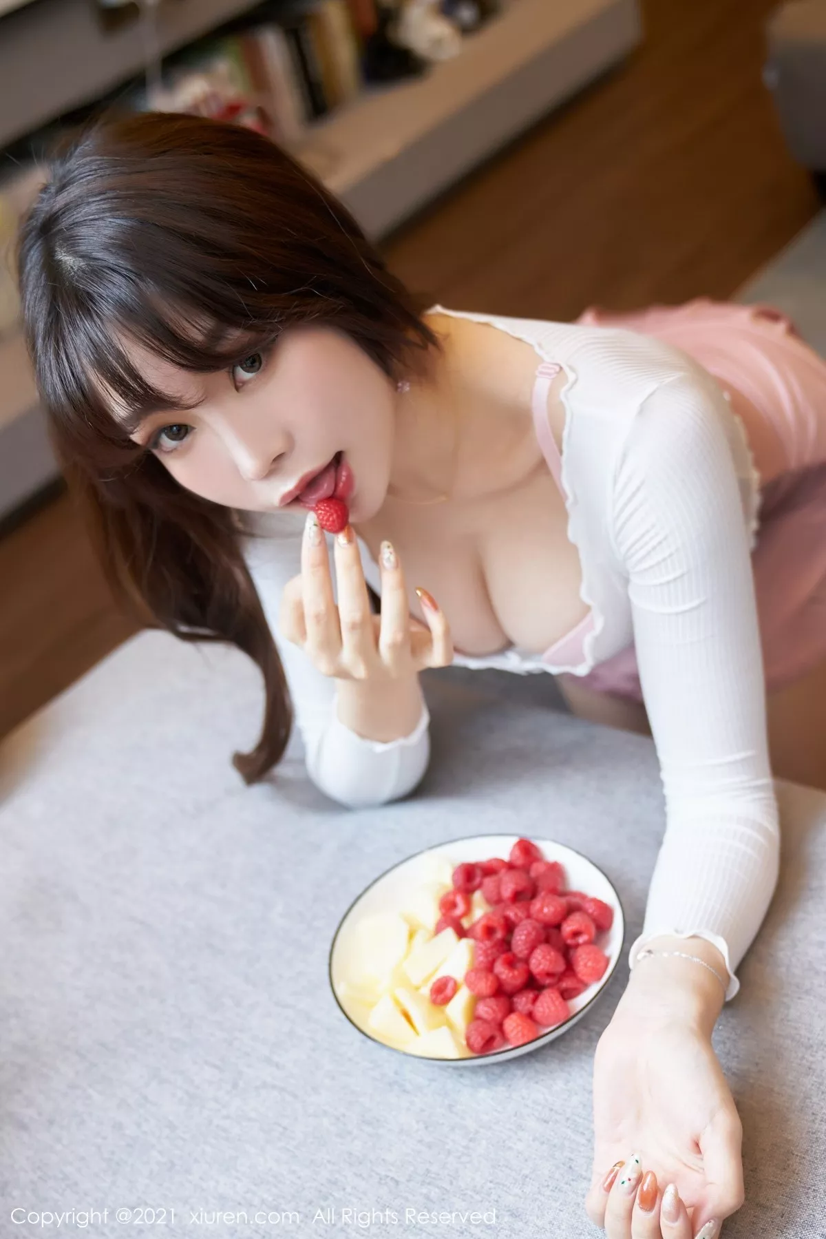 [XiuRen秀人网]第3344期芝芝Booty写真 [70P]-001