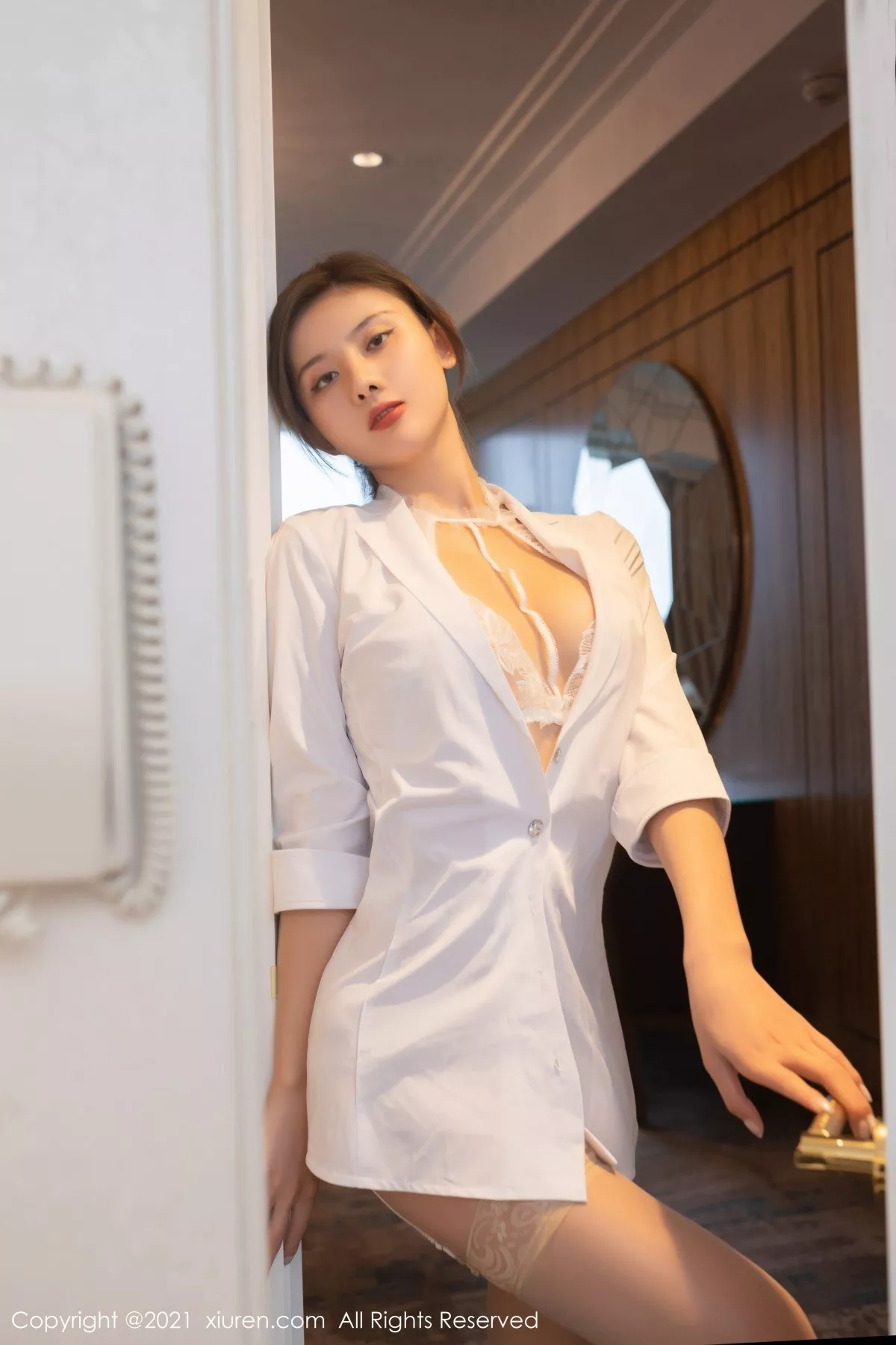 [XiuRen秀人网]第3355期就是阿朱啊写真 [79P]-001