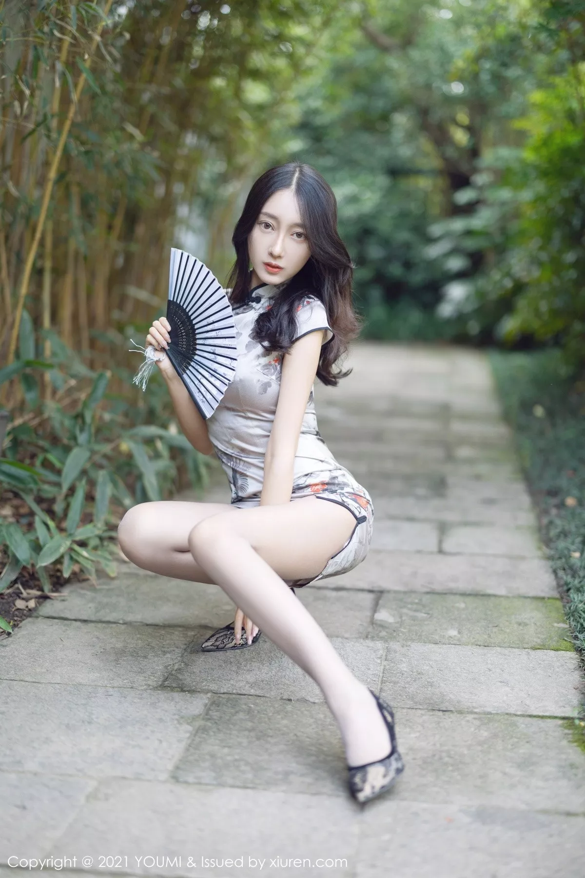 [YouMi尤蜜荟]第635期玥儿玥写真 [49P]-010