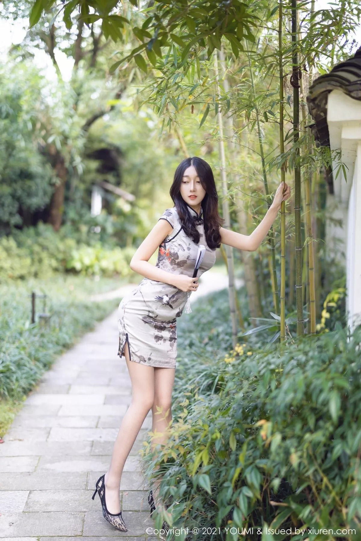 [YouMi尤蜜荟]第635期玥儿玥写真 [49P]-002