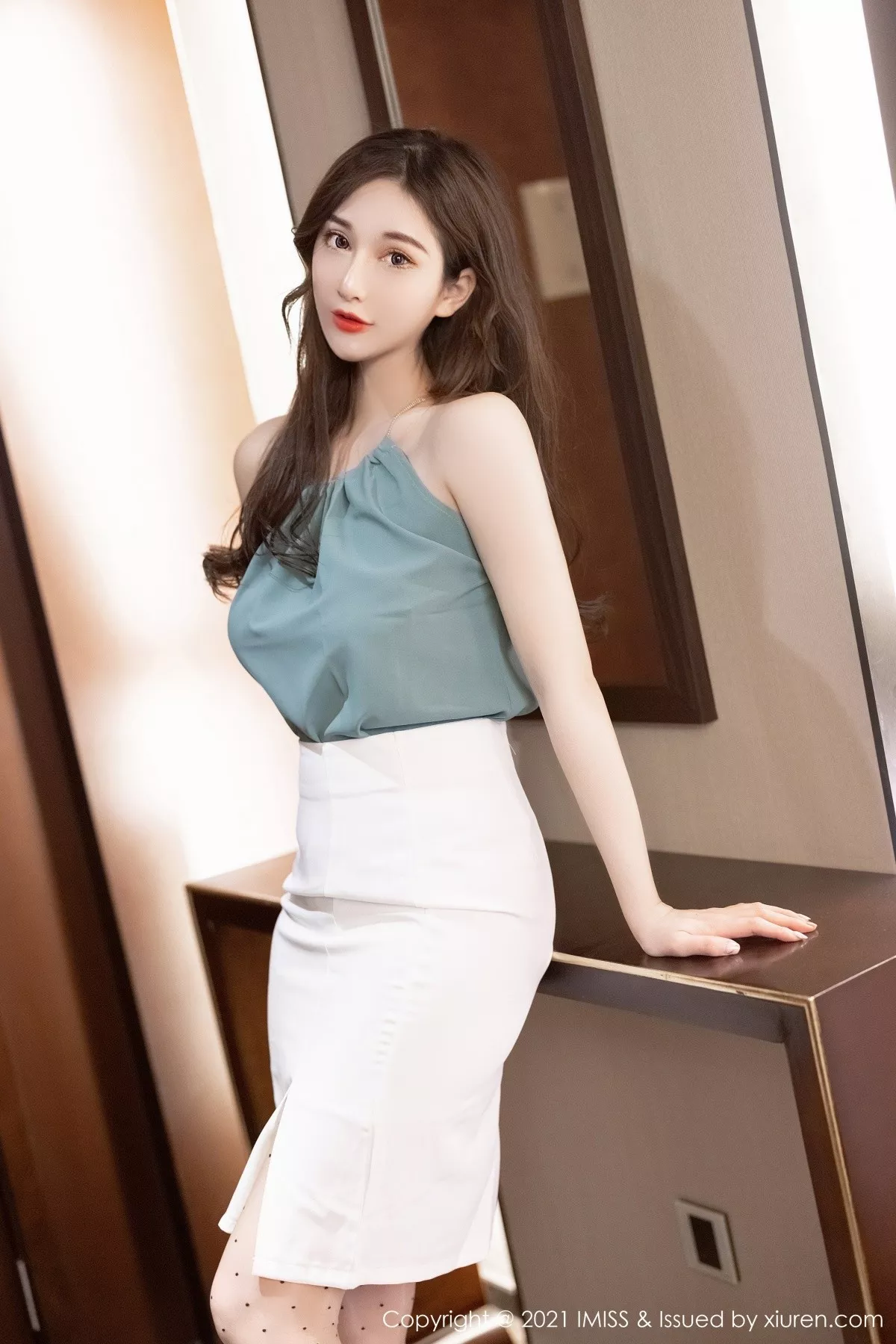 [Imiss爱蜜社]第590期Lavinia写真 [71P]-004