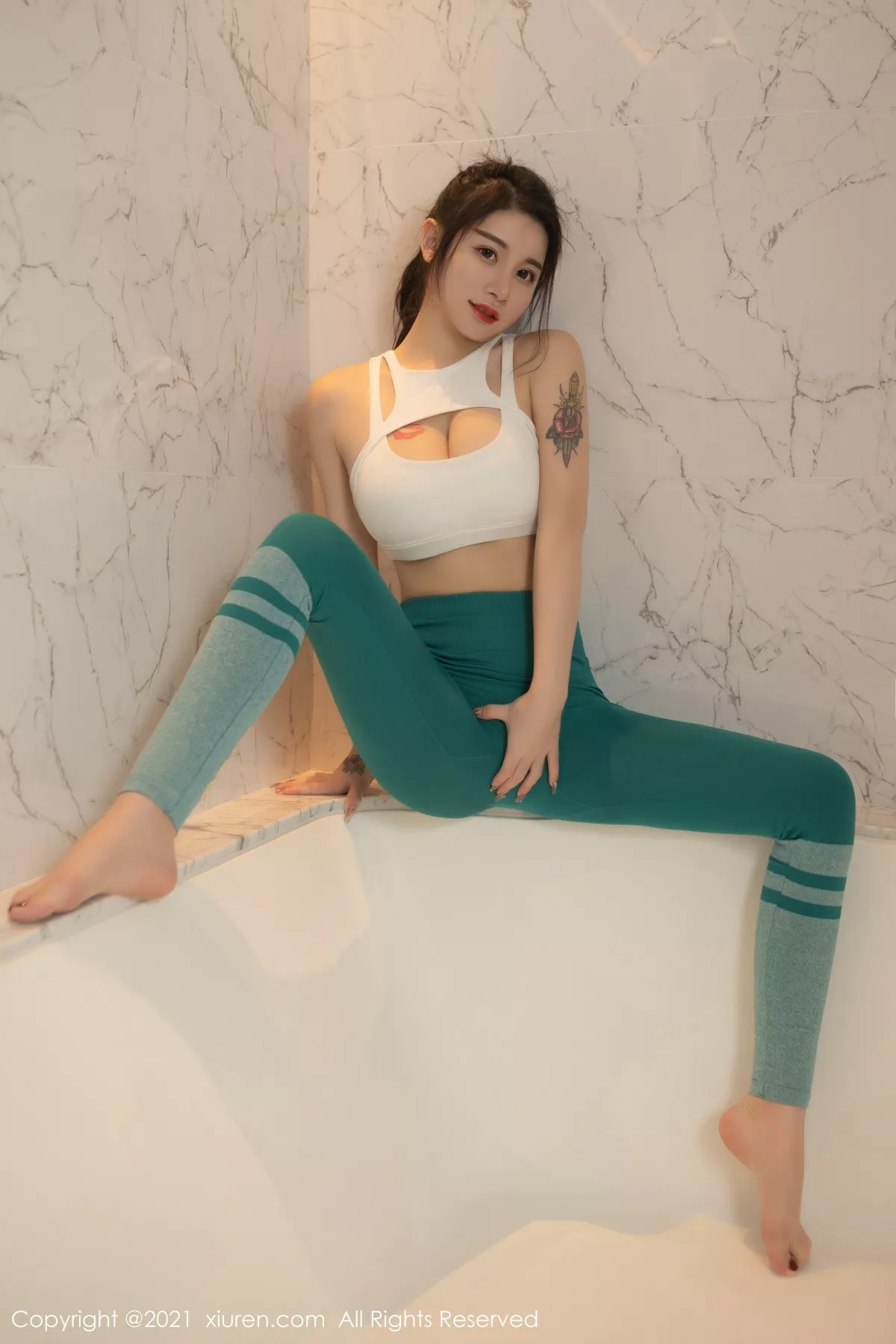 [XiuRen秀人网]第3320期美七Mia写真 [77P]-046