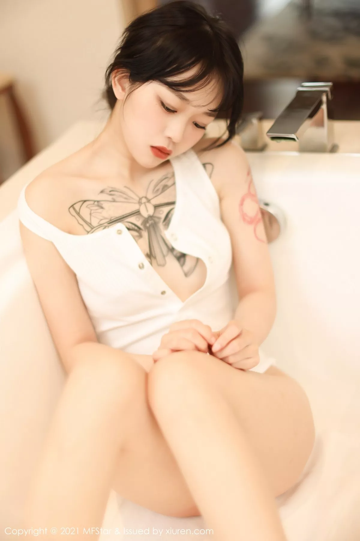 [MFStar模范学院]第496期奶瓶子写真 [48P]-018