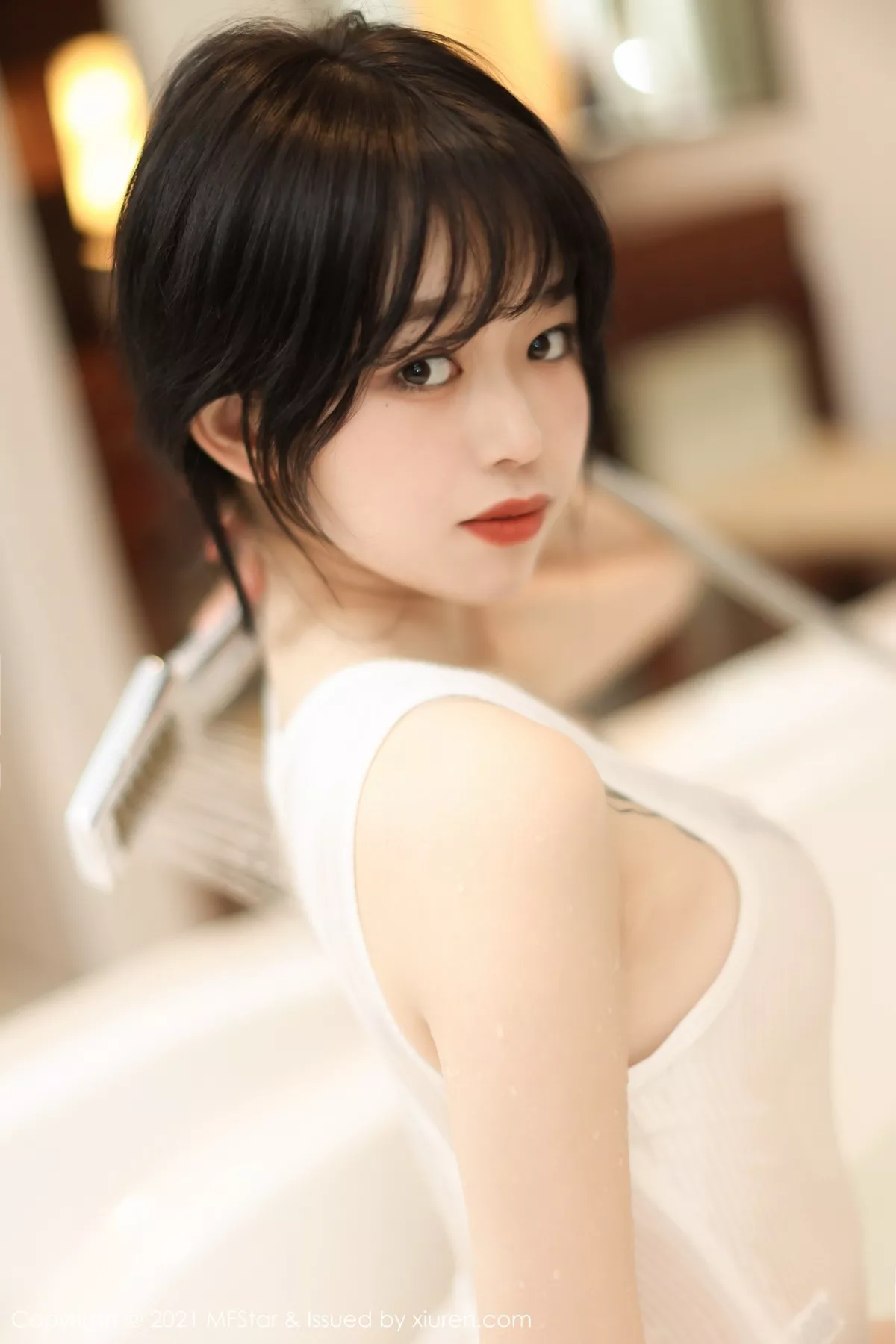 [MFStar模范学院]第496期奶瓶子写真 [48P]-040