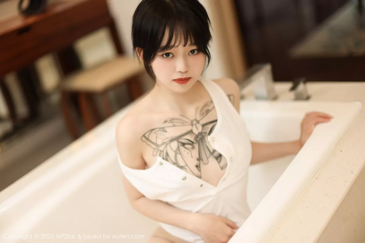 [MFStar模范学院]第496期奶瓶子写真 [48P]-024