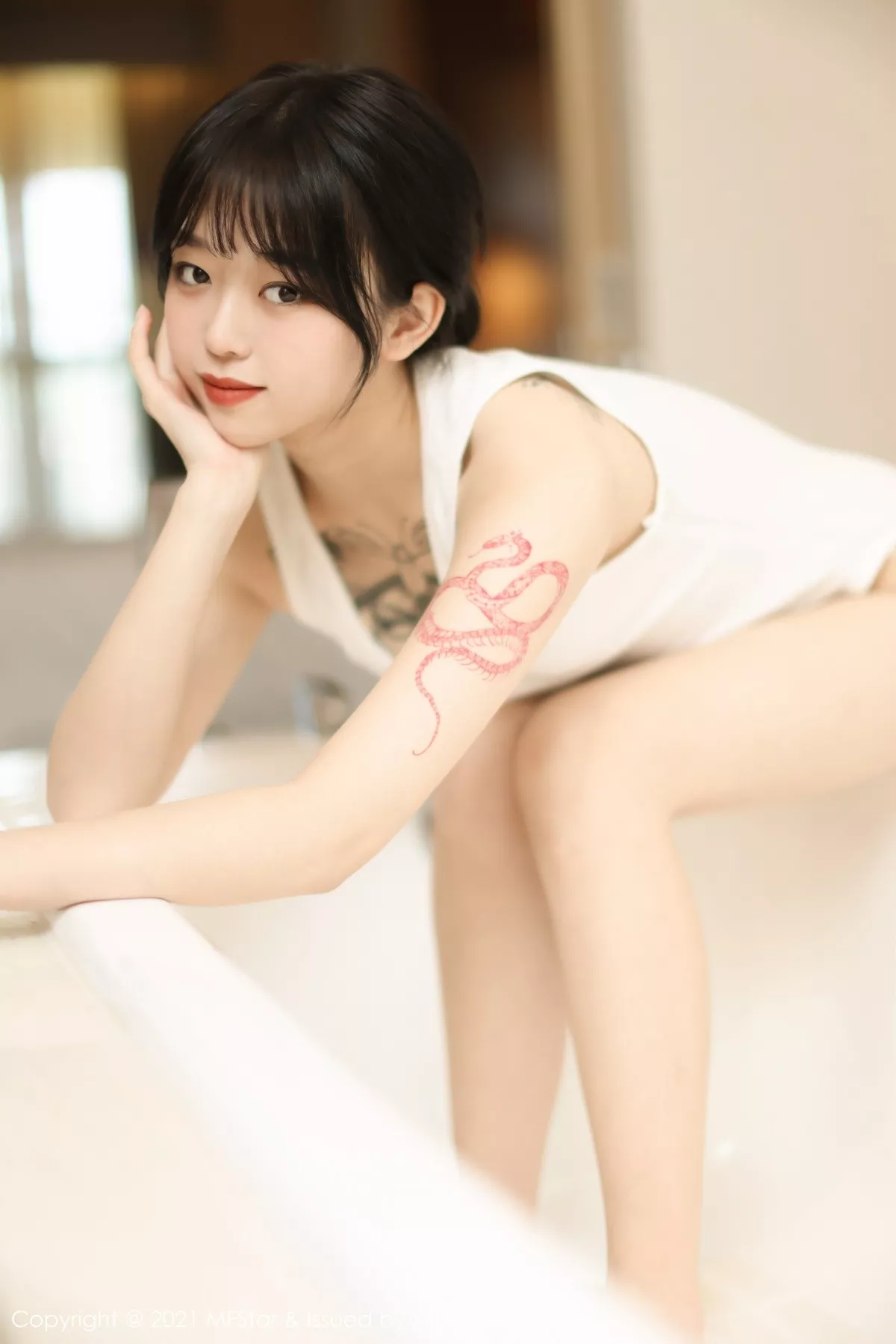 [MFStar模范学院]第496期奶瓶子写真 [48P]-008
