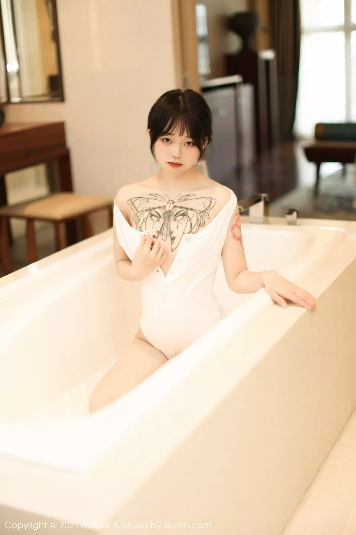 [MFStar模范学院]第496期奶瓶子写真 [48P]-015