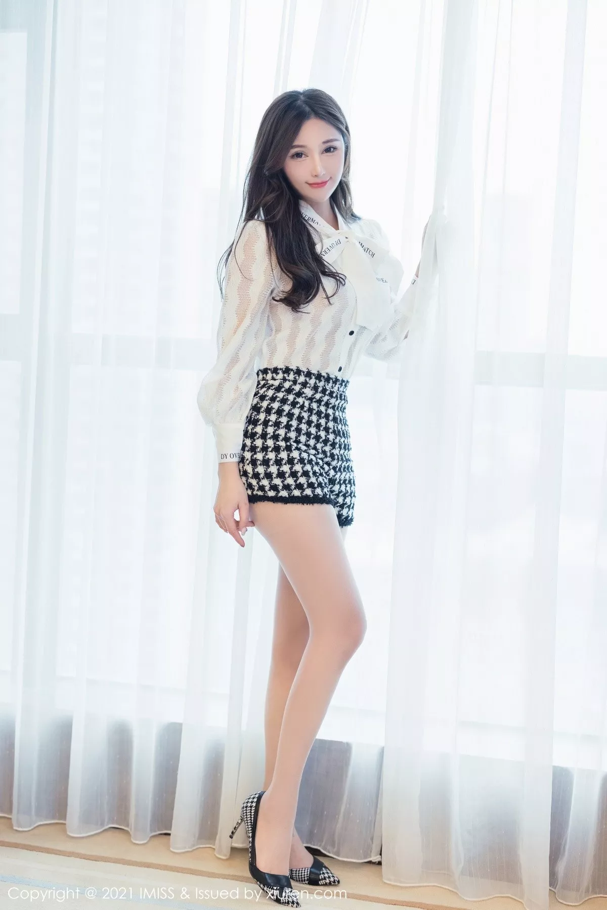 [Imiss爱蜜社]第579期Lavinia写真 [47P]-003