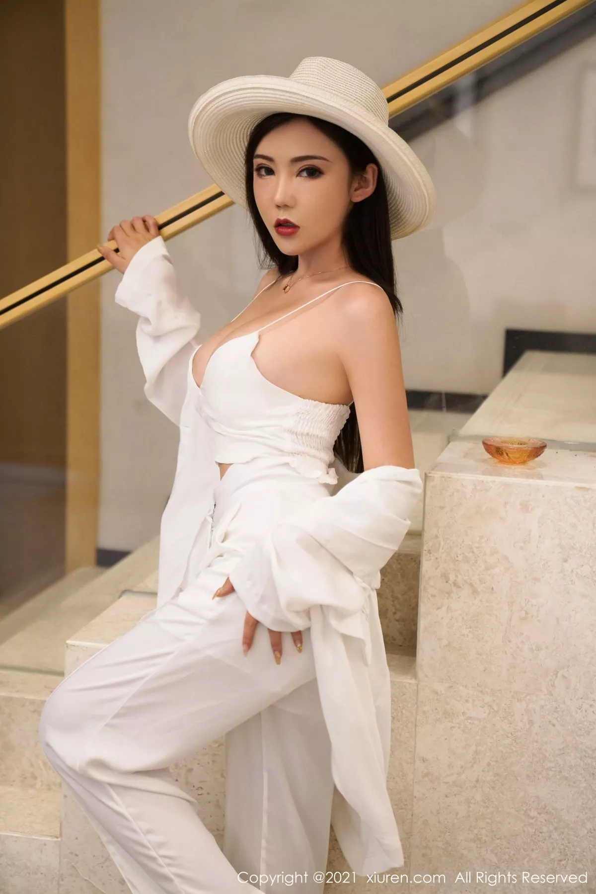 [XiuRen秀人网]第3332期萌汉药写真 [49P]-014