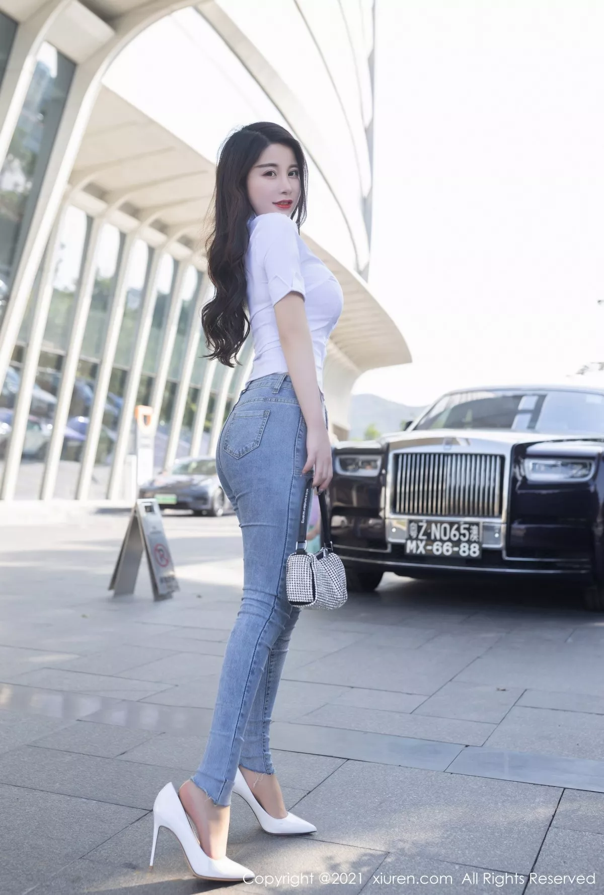 [XiuRen秀人网]第3501期美七写真 [70P]-001