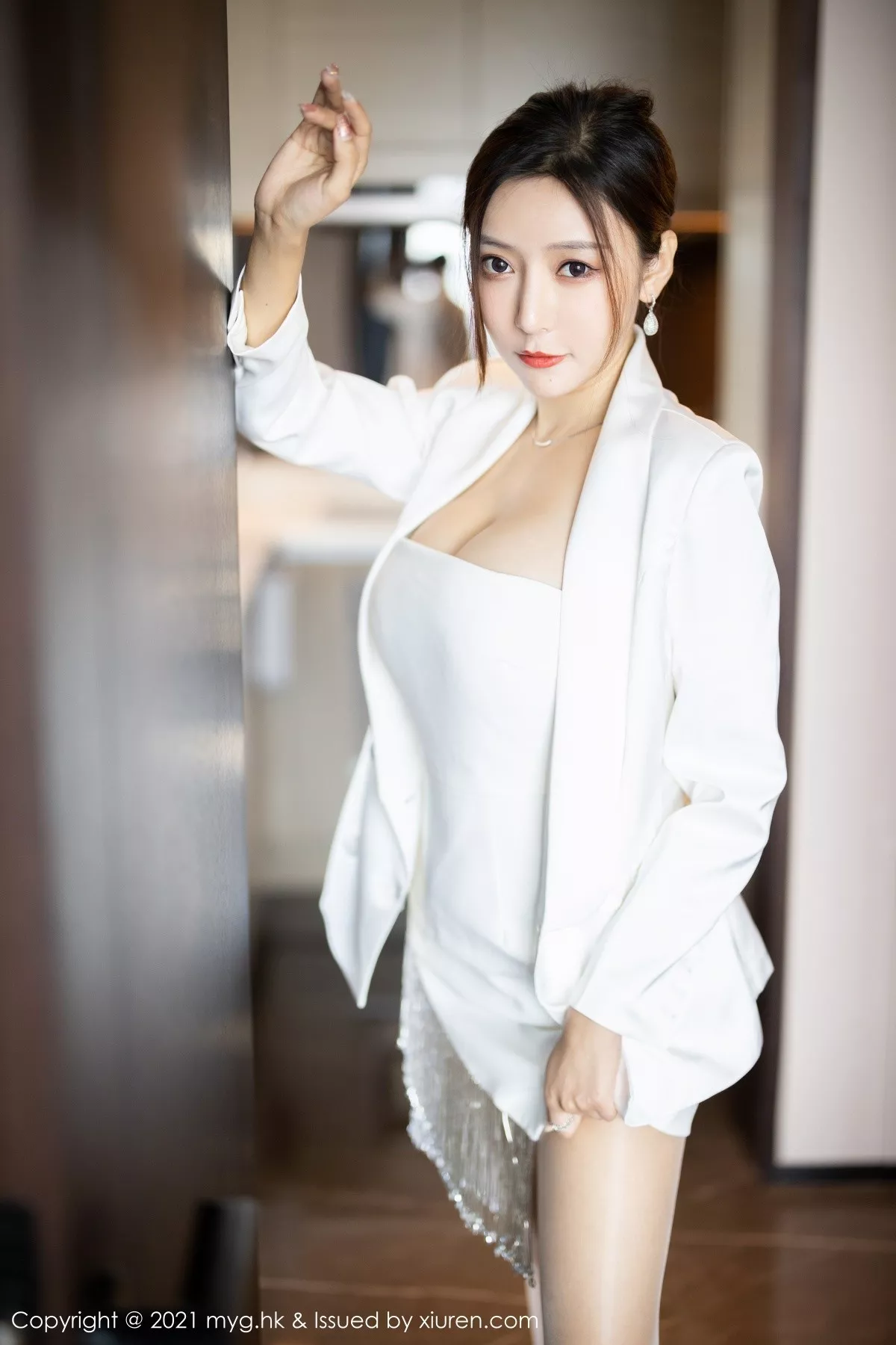 [MyGirl美媛馆]第541期王馨瑶写真 [57P]-001