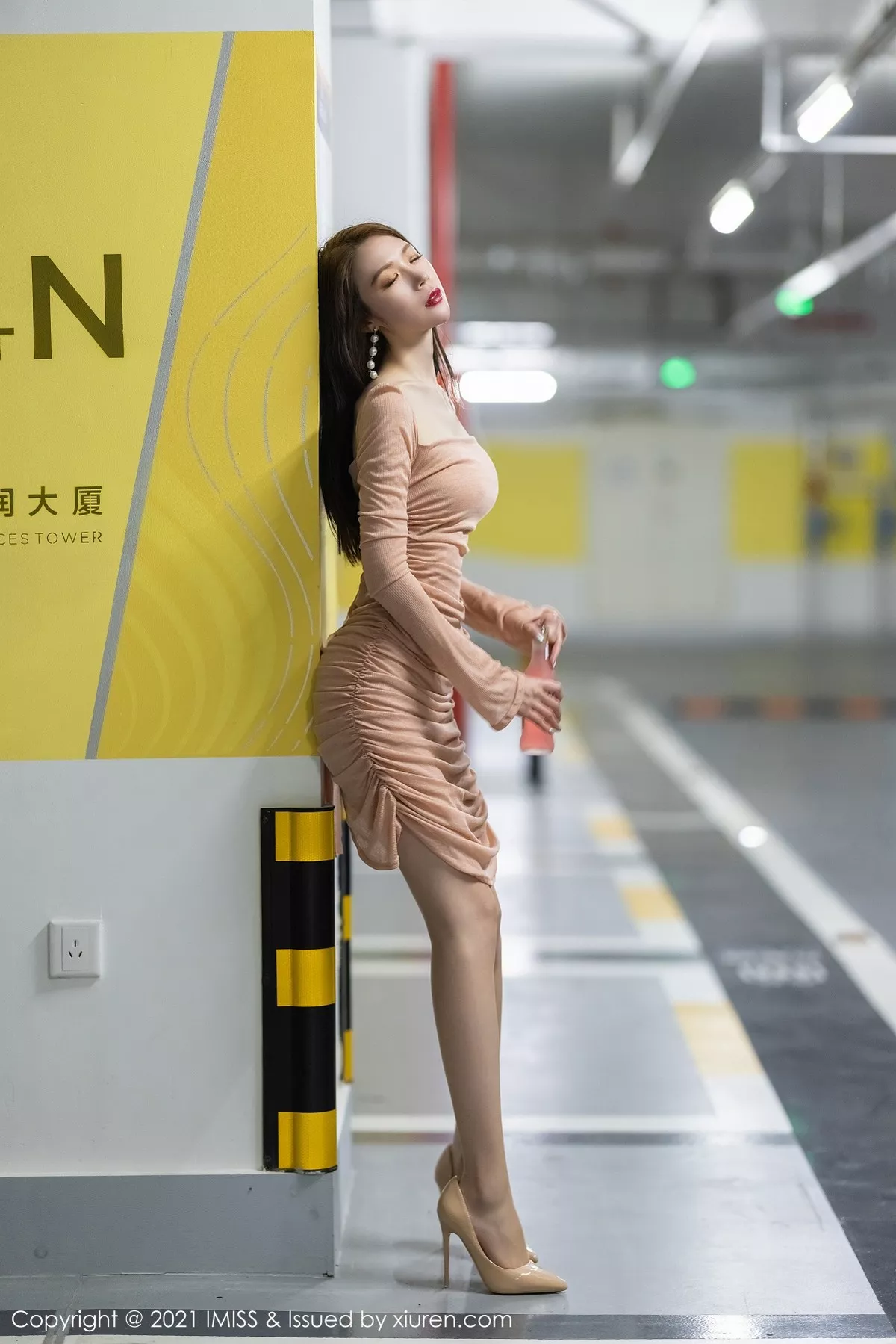 [Imiss爱蜜社]第596期梦心月写真 [86P]-001