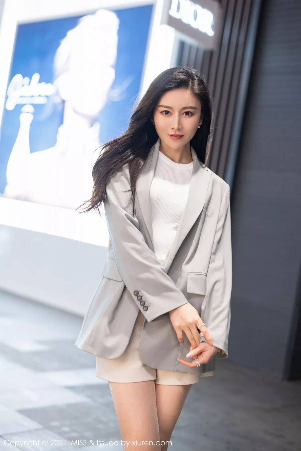 [Imiss爱蜜社]第610期Vanessa写真 [59P]-002
