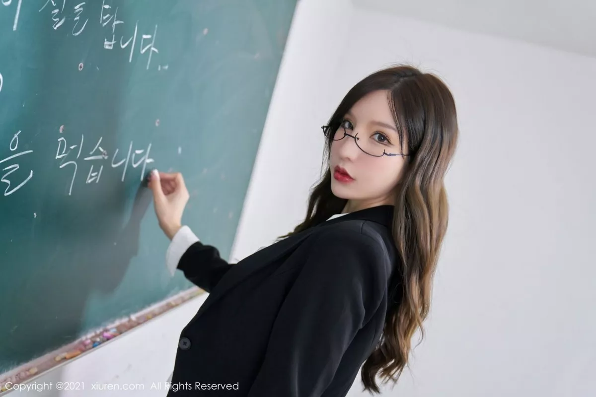 [XiuRen秀人网]第3650期周于希写真 [88P]-010