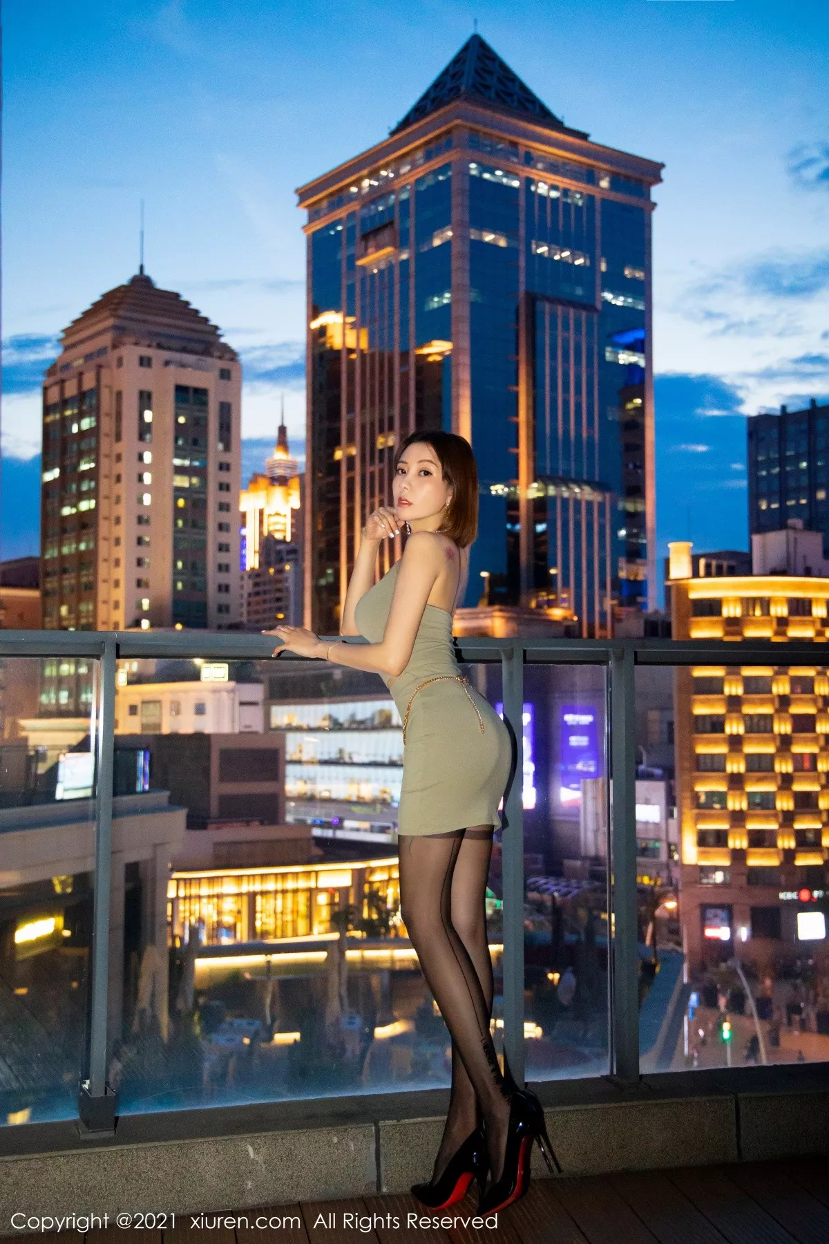 [XiuRen秀人网]第3683期果儿写真 [62P]-008