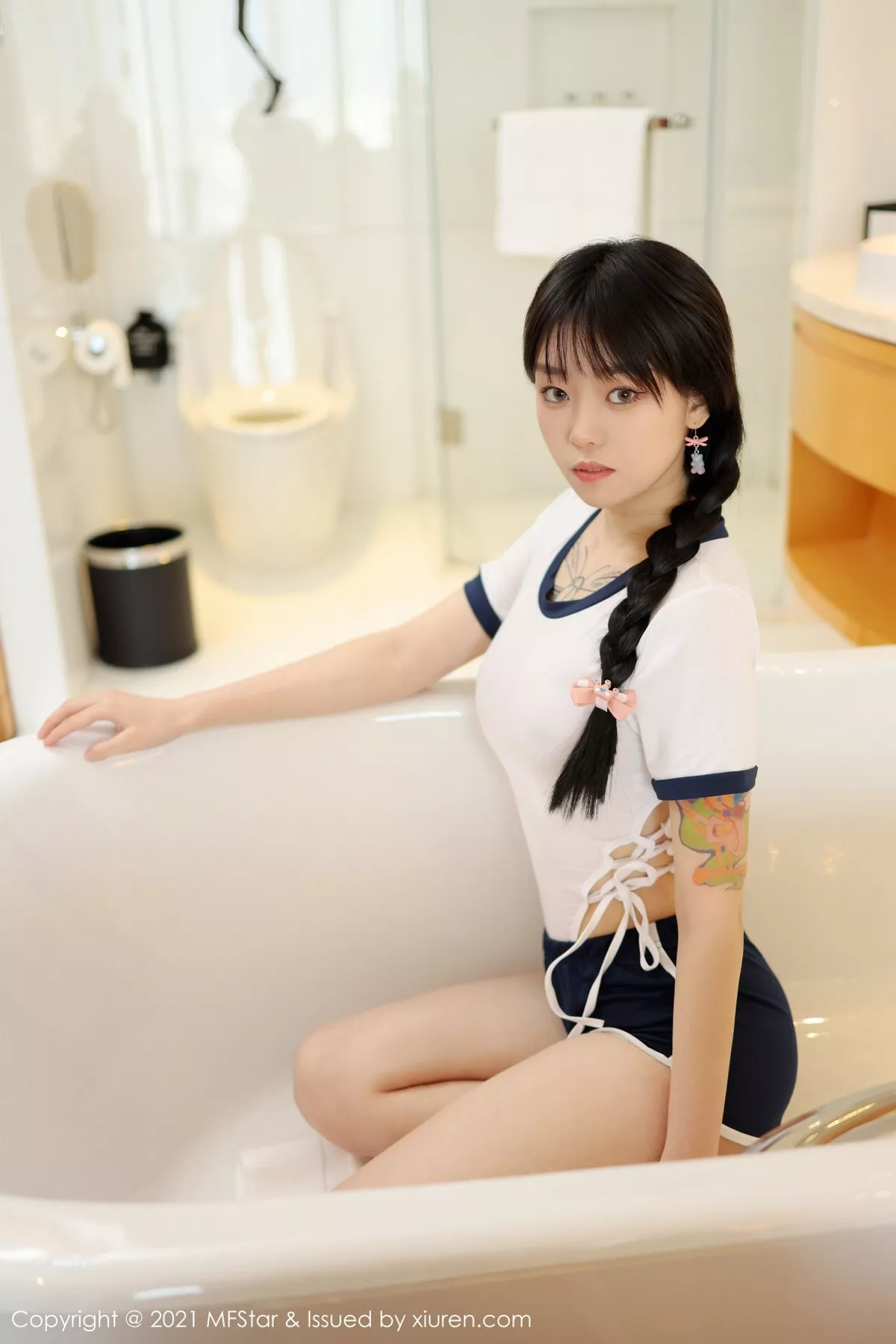 [MFStar模范学院]第515期奶瓶子写真 [43P]-013