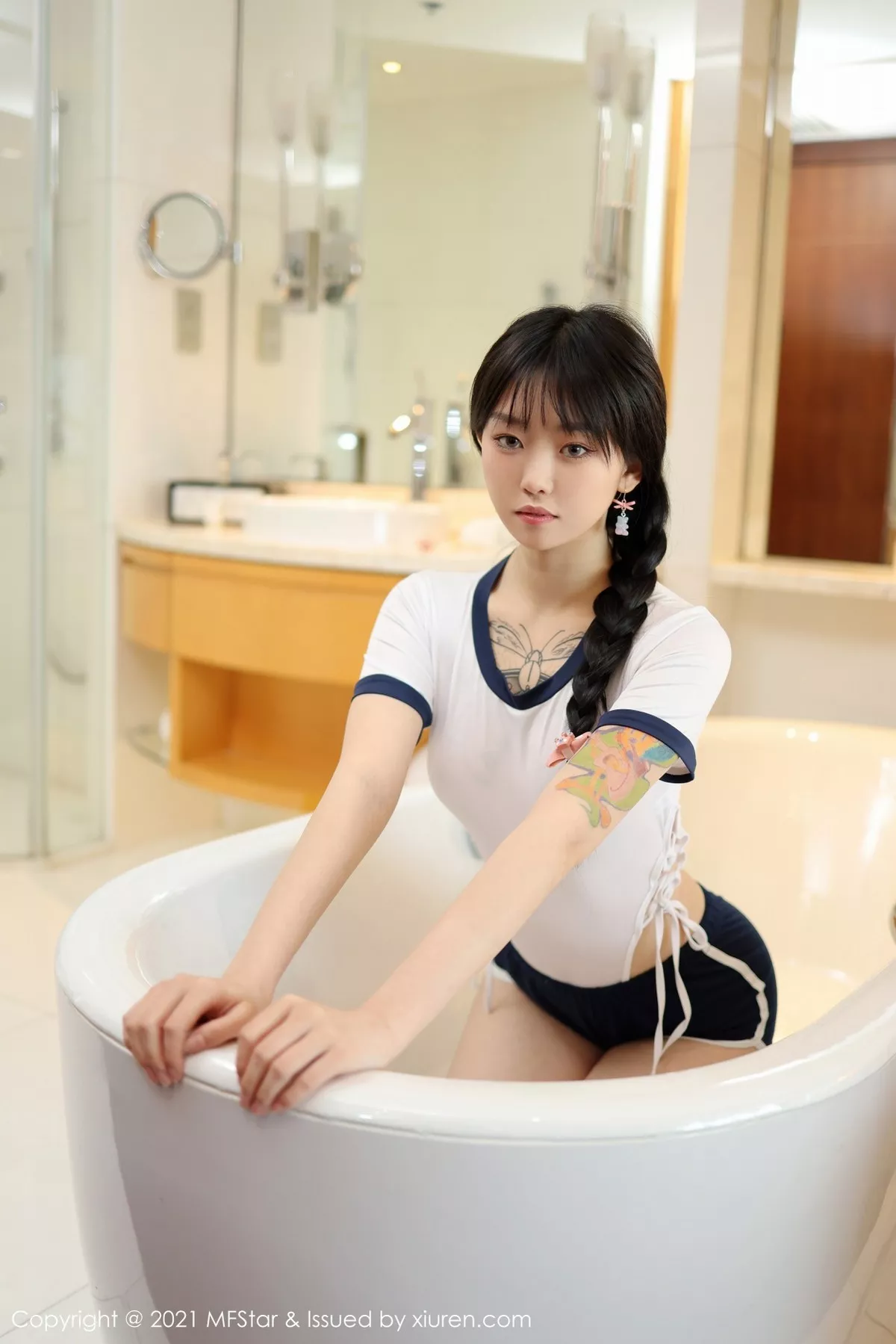[MFStar模范学院]第515期奶瓶子写真 [43P]-017