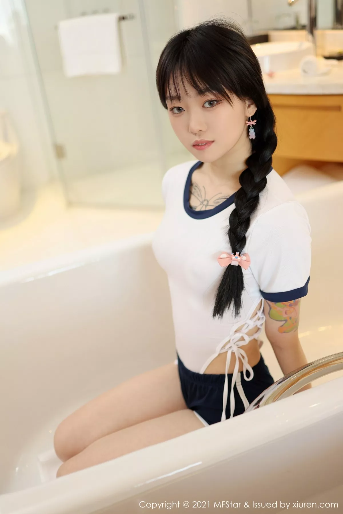 [MFStar模范学院]第515期奶瓶子写真 [43P]-016