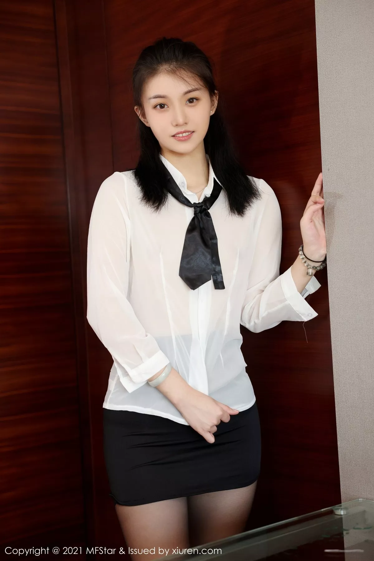 [MFStar模范学院]第523期一颗甜蛋黄写真 [45P]-017