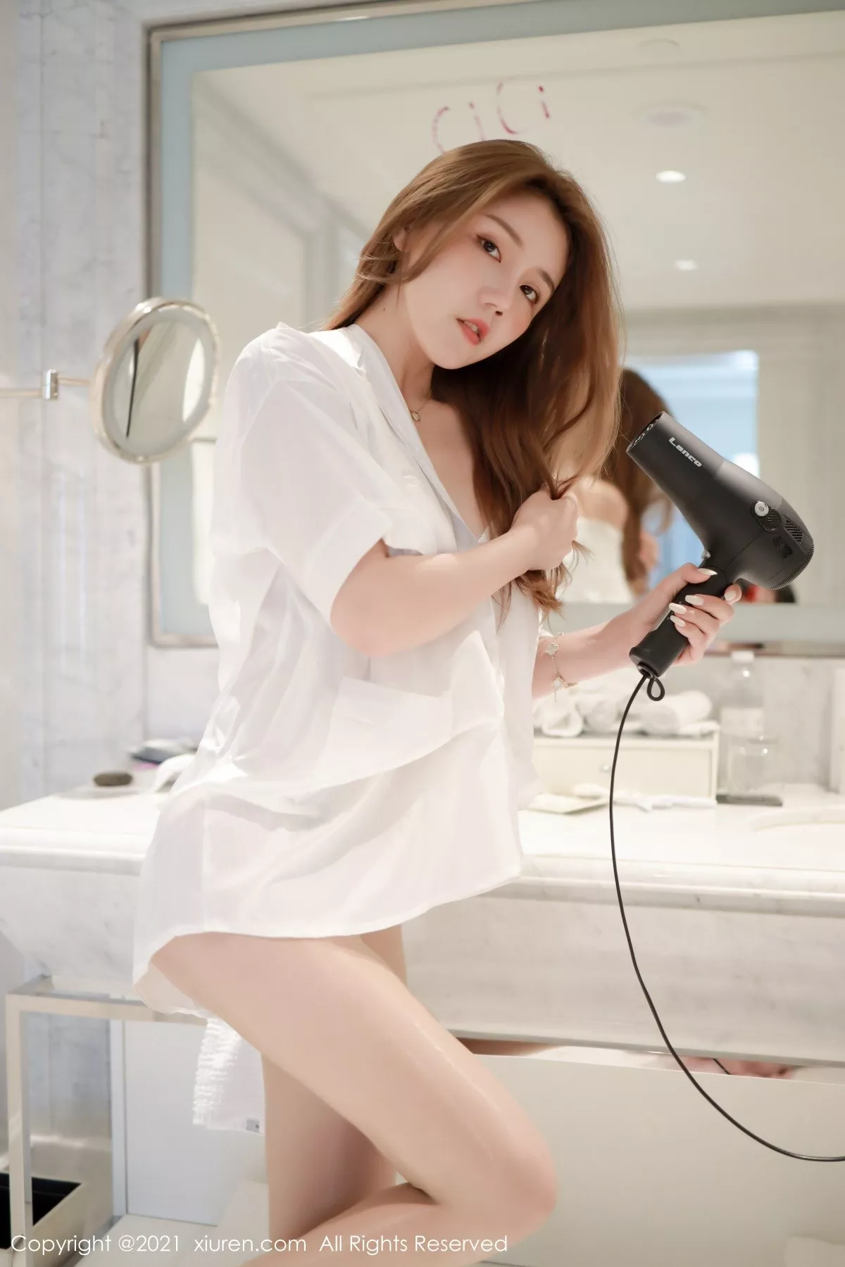 [XiuRen秀人网]第3779期夏西写真 [43P]-001