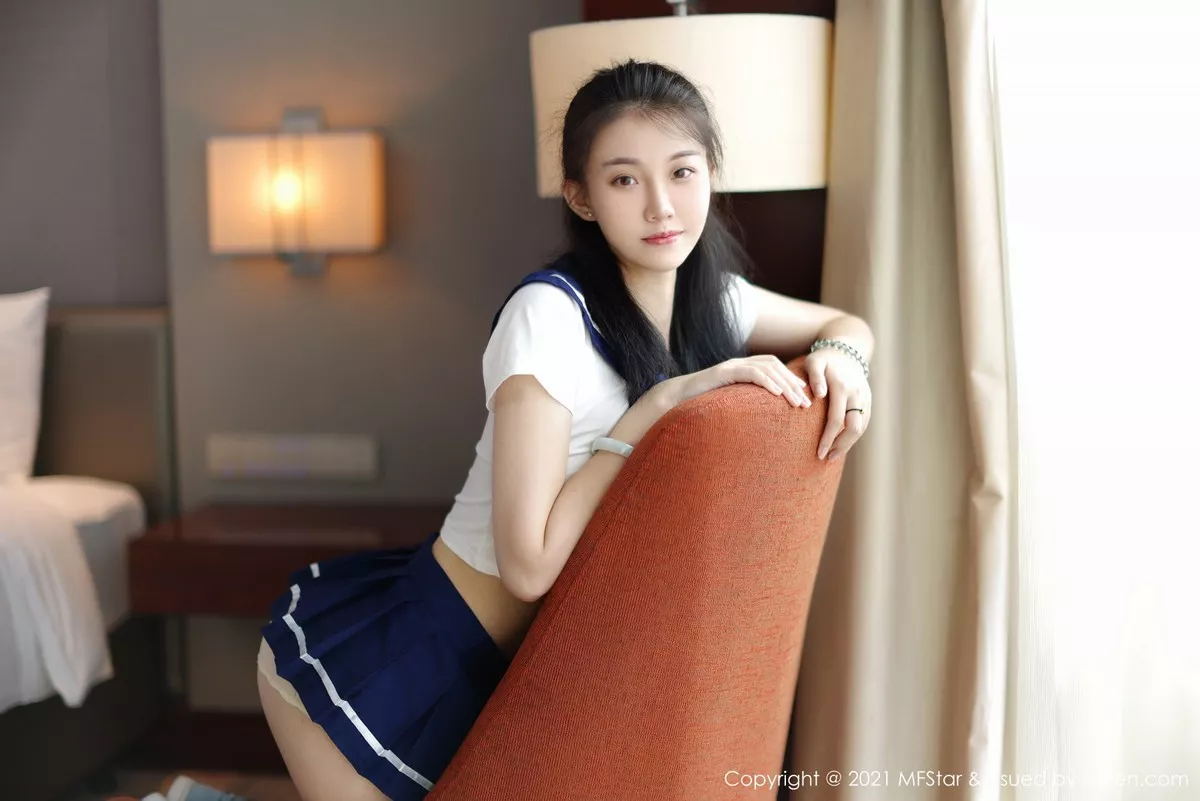 [MFStar模范学院]第526期一颗甜蛋黄写真 [50P]-024
