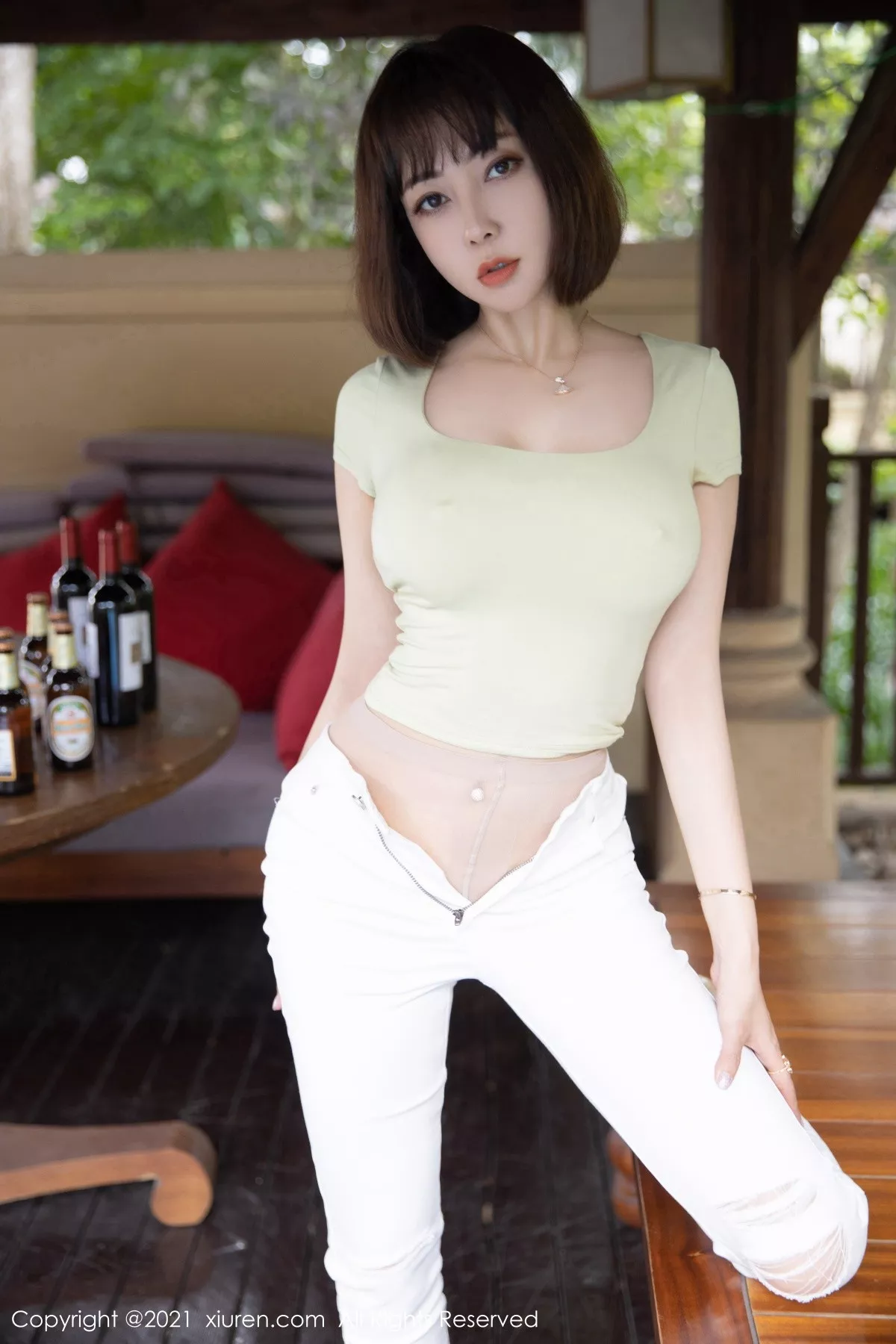[XiuRen秀人网]第3704期果儿写真 [50P]-002