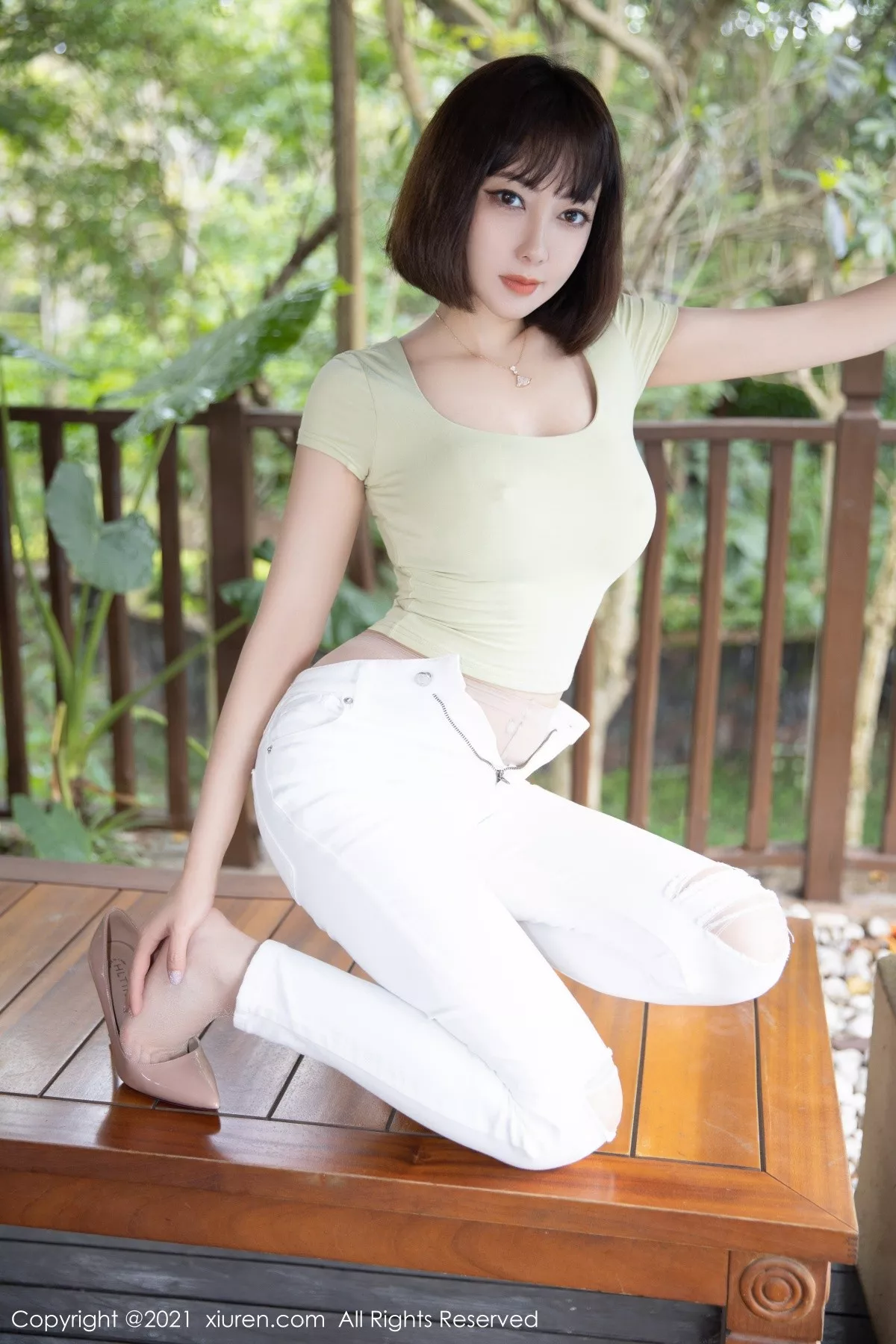 [XiuRen秀人网]第3704期果儿写真 [50P]-004