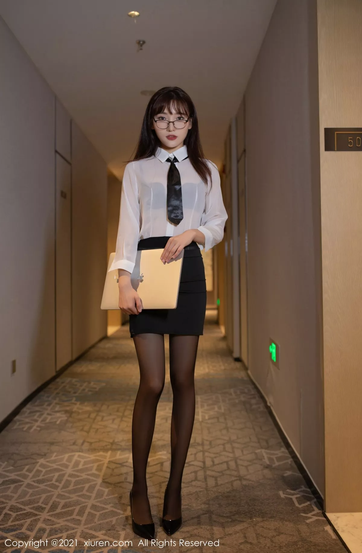 [XiuRen秀人网]第3705期陆萱萱写真 [83P]-001