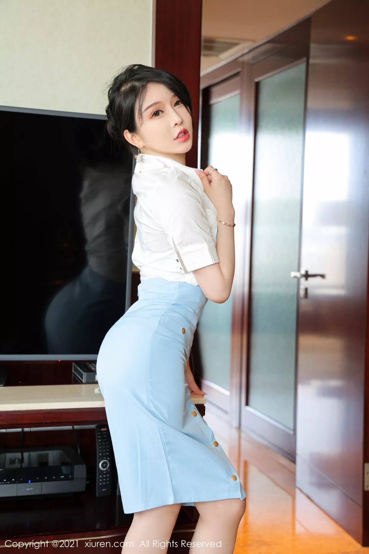 [XiuRen秀人网]第3812期玉兔写真 [54P]-003
