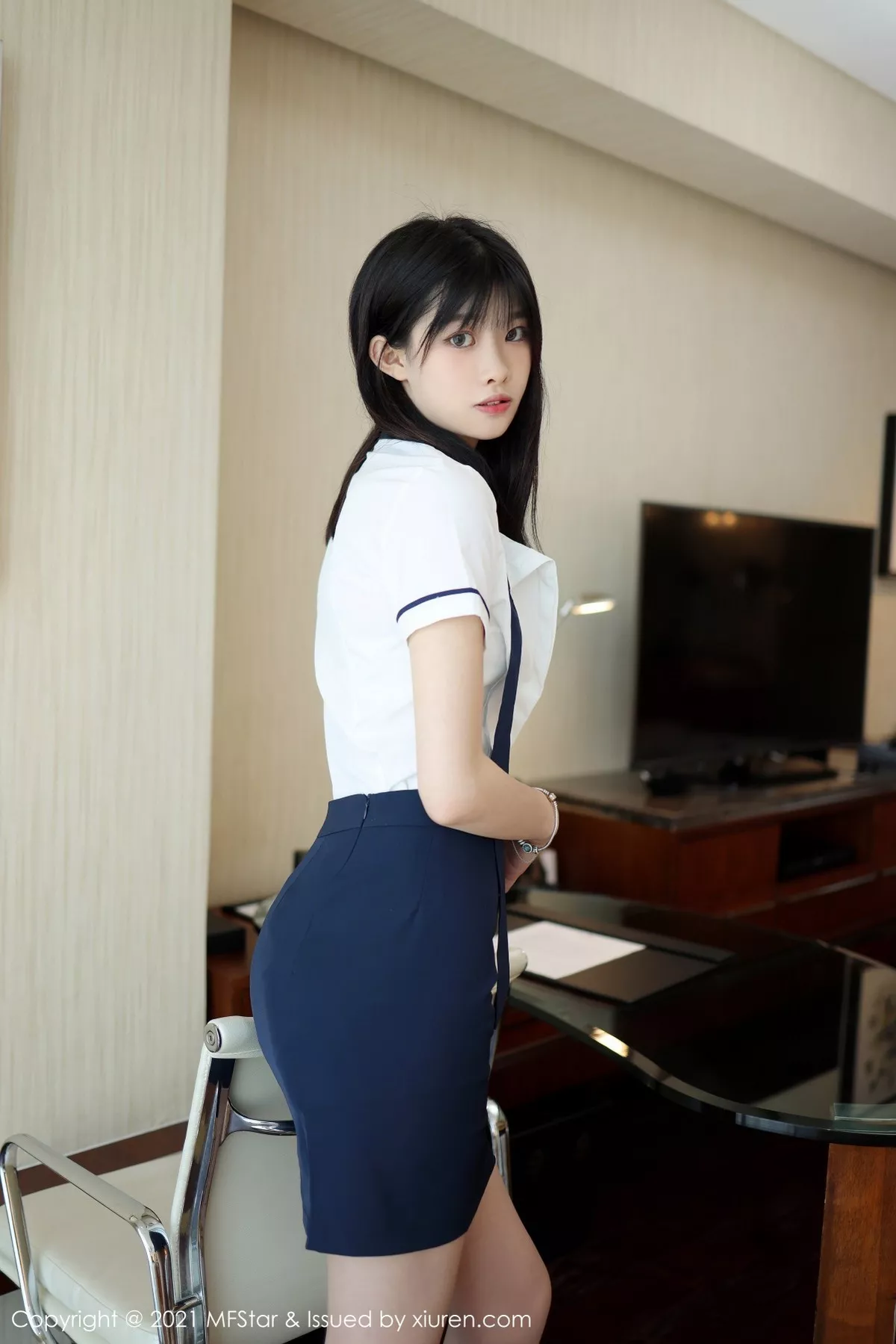 [MFStar模范学院]第516期77qiqi写真 [46P]-037