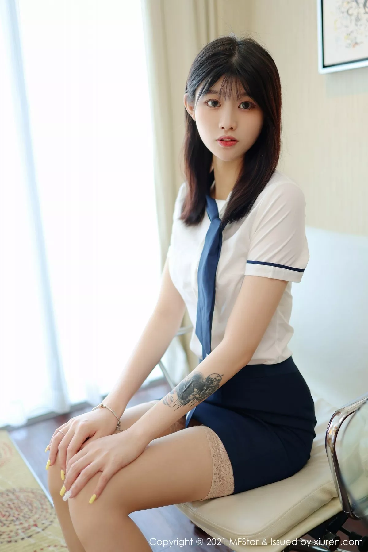 [MFStar模范学院]第516期77qiqi写真 [46P]-016