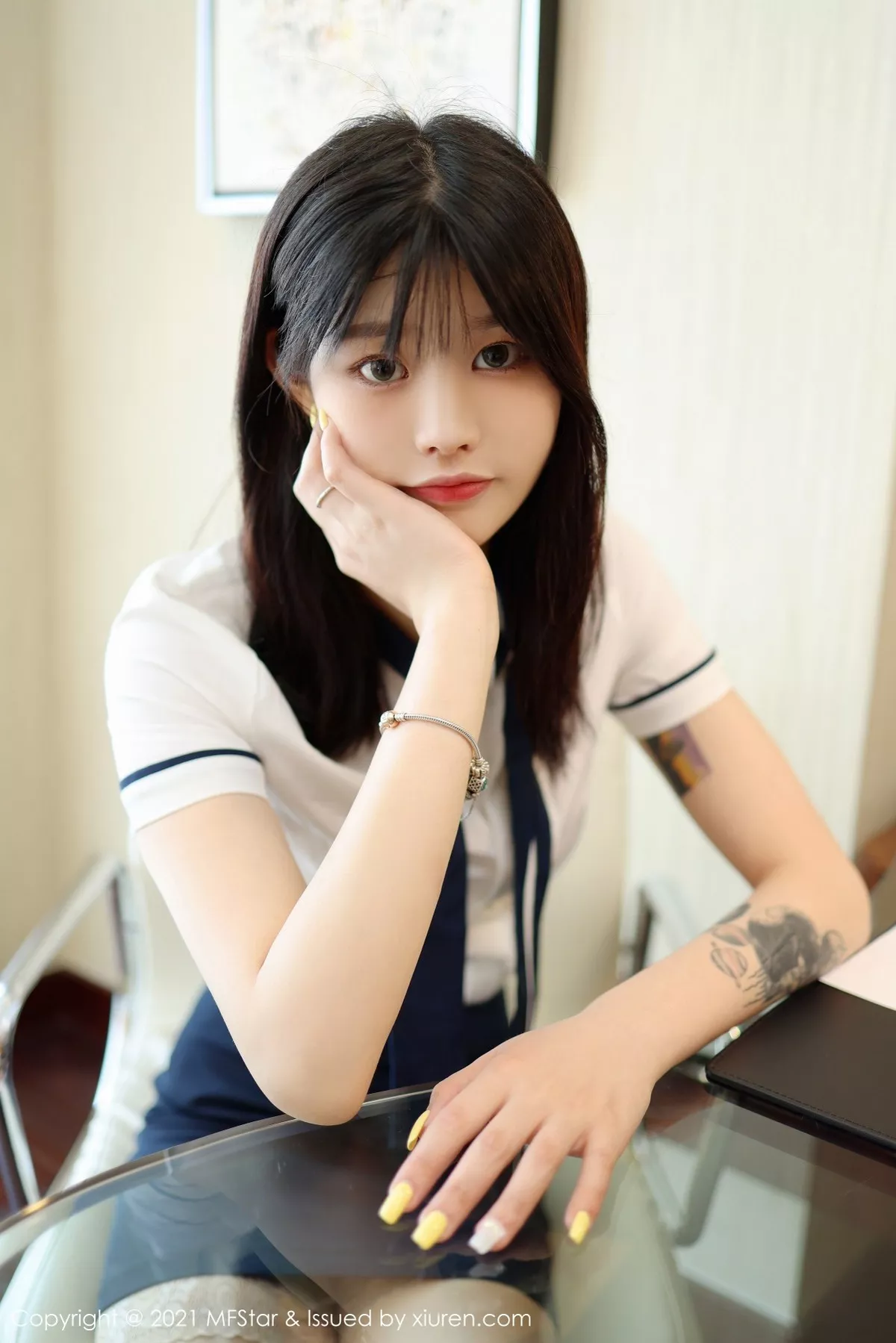 [MFStar模范学院]第516期77qiqi写真 [46P]-008