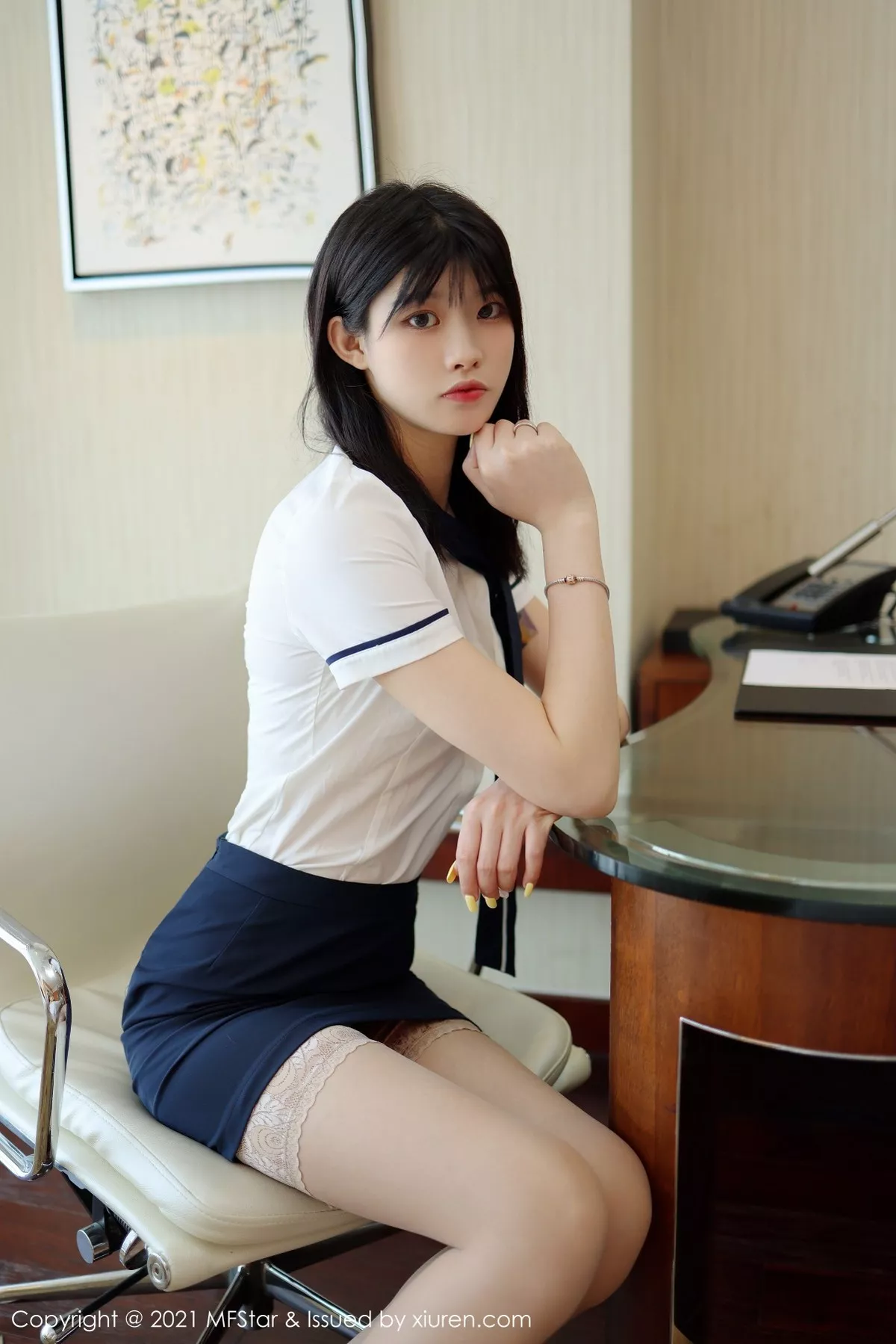 [MFStar模范学院]第516期77qiqi写真 [46P]-019