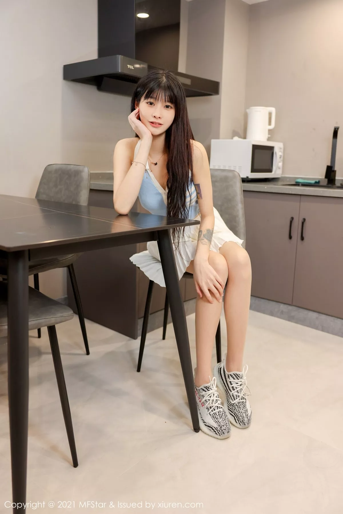 [MFStar模范学院]第533期77qiqi写真 [50P]-011