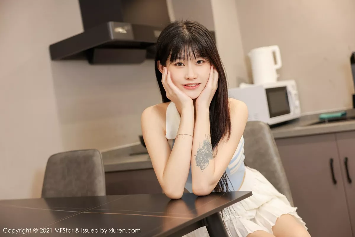 [MFStar模范学院]第533期77qiqi写真 [50P]-012