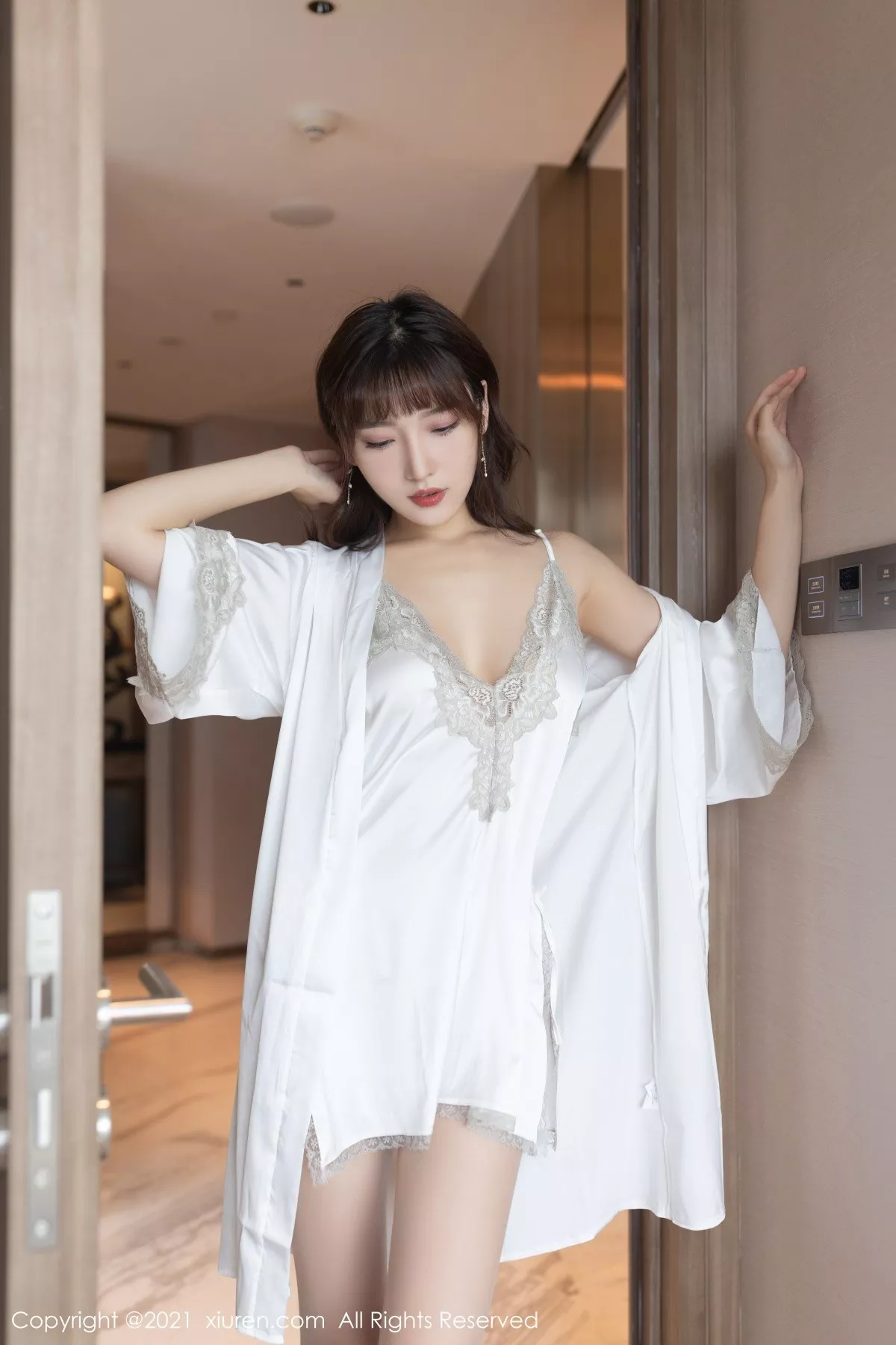 [XiuRen秀人网]第3861期陆萱萱写真 [89P]-001
