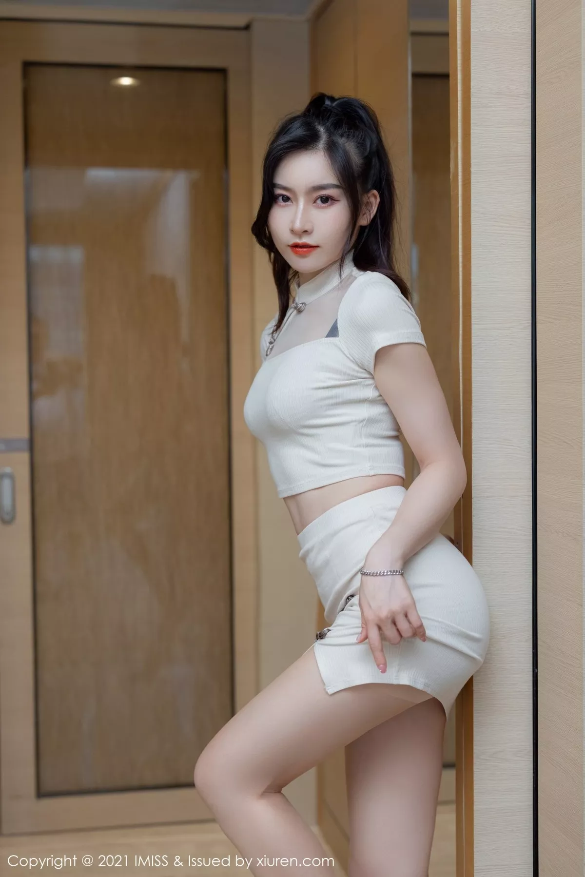 [Imiss爱蜜社]第634期Vanessa写真 [56P]-003