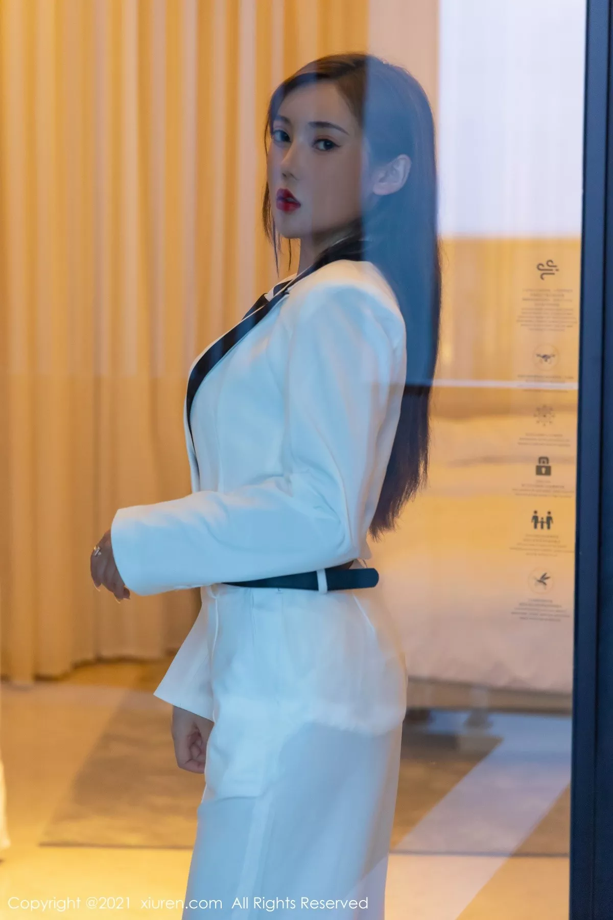 [XiuRen秀人网]第4008期萌汉药写真 [60P]-004