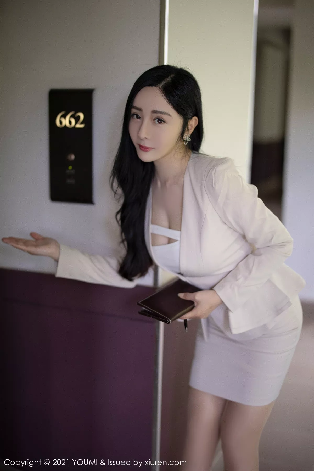 [YouMi尤蜜荟]第695期允爾写真 [62P]-002