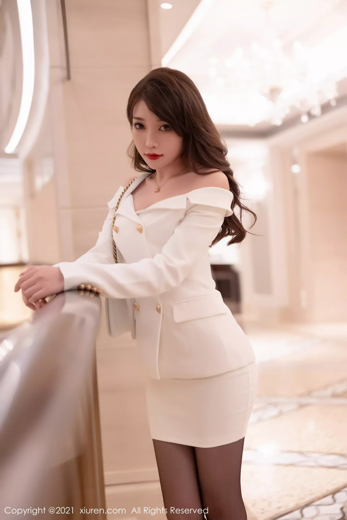 [XiuRen秀人网]第4169期芝芝写真 [68P]-002