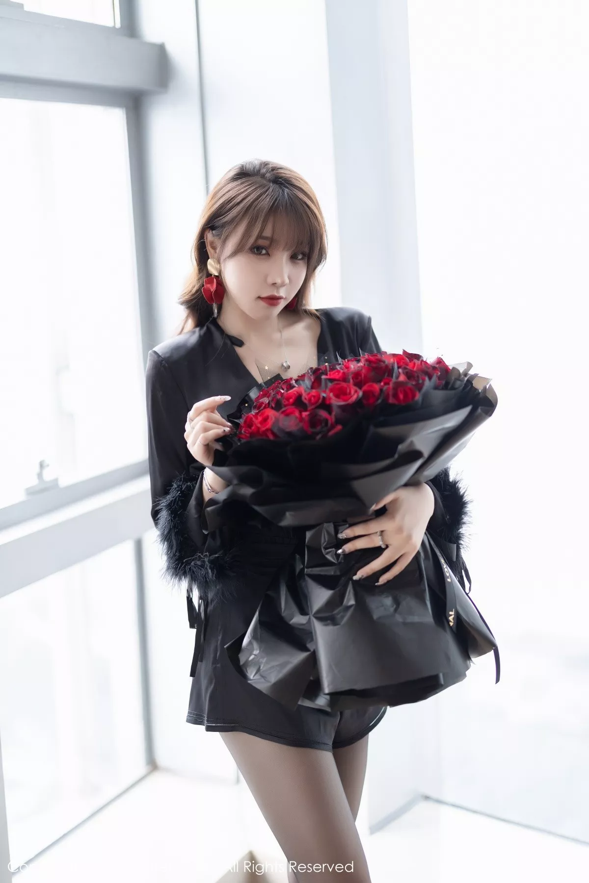 [XiuRen秀人网]第4205期芝芝写真 [84P]-002