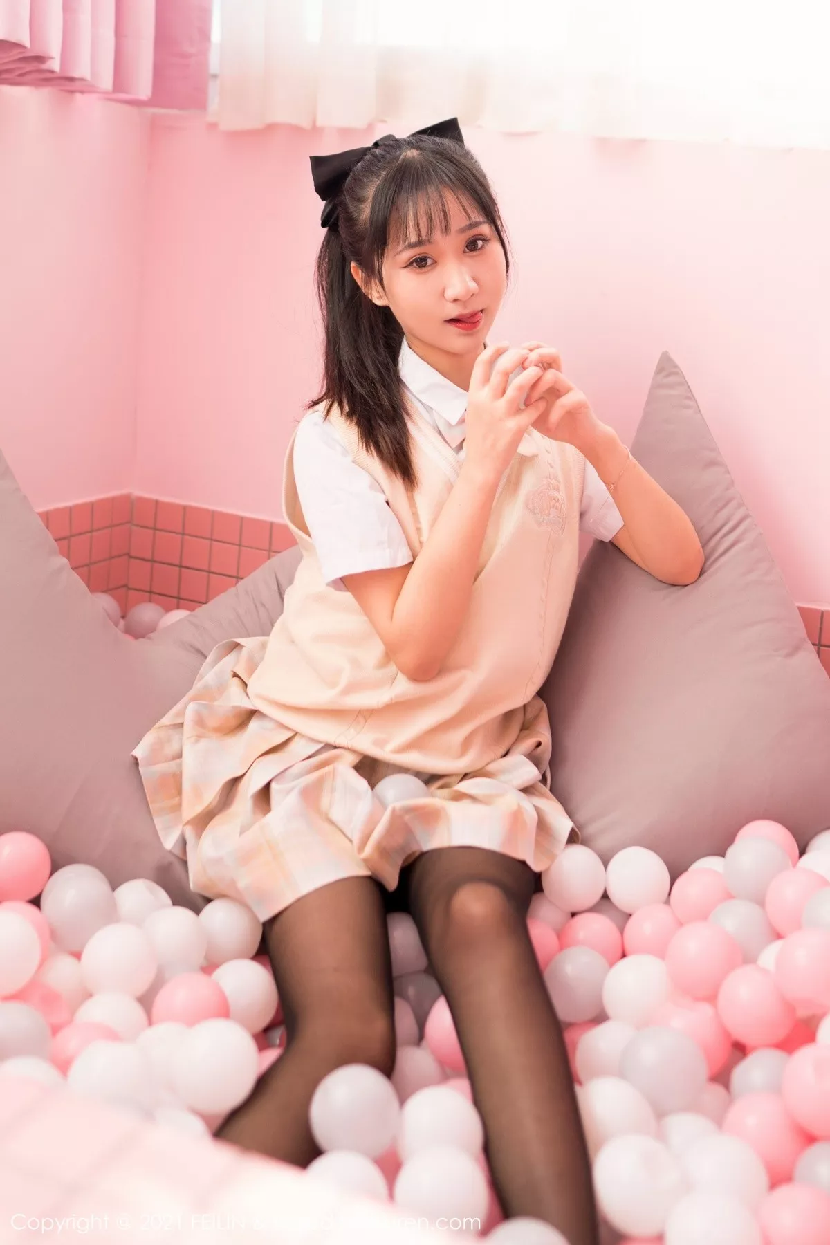 [FeiLin嗲囡囡]第417期小果冻儿写真 [70P]-002